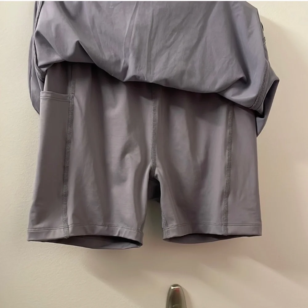 Beyond Yoga gray skirt - Picture 2 of 3